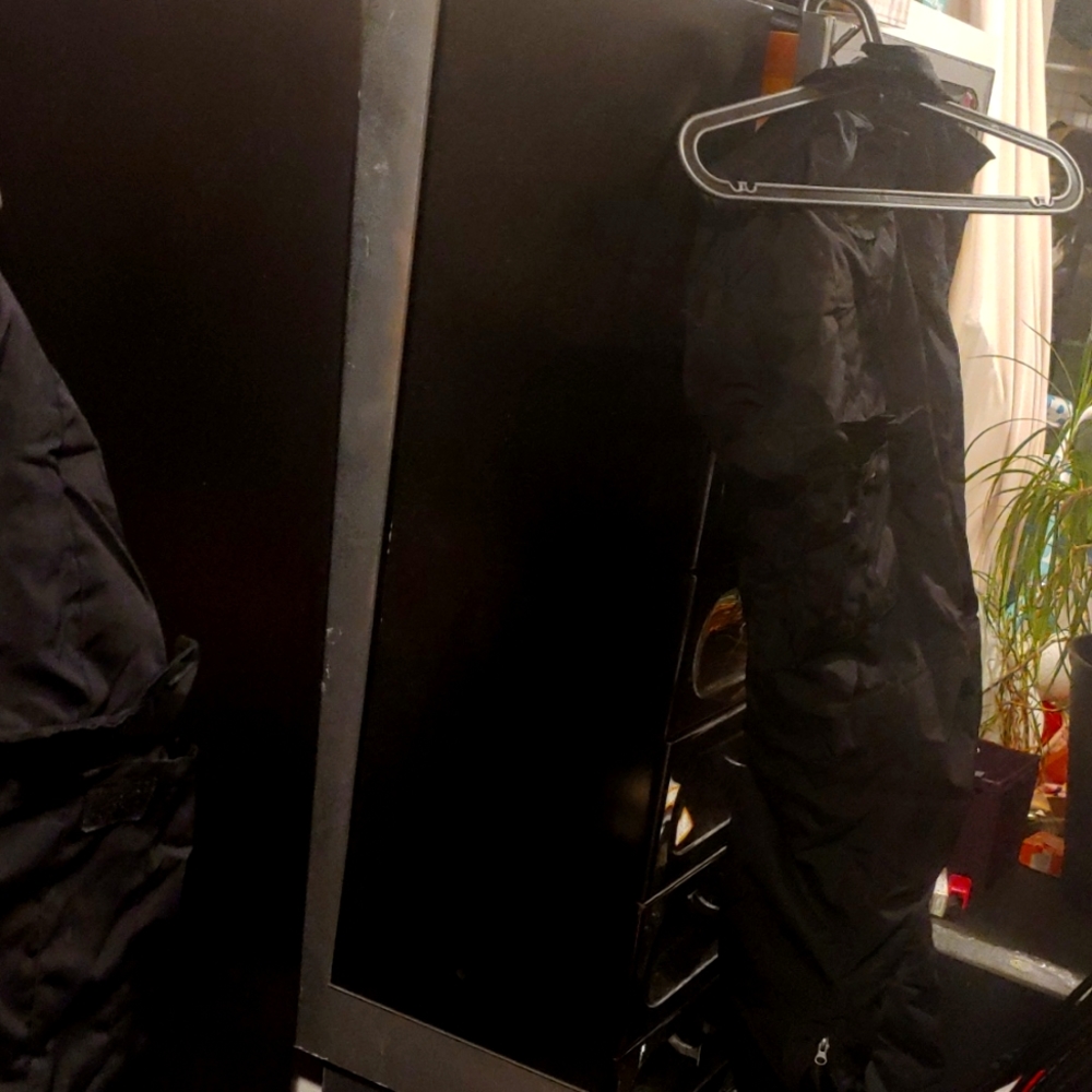 Ski pants girl 16y or s-m woman used. Very warm.